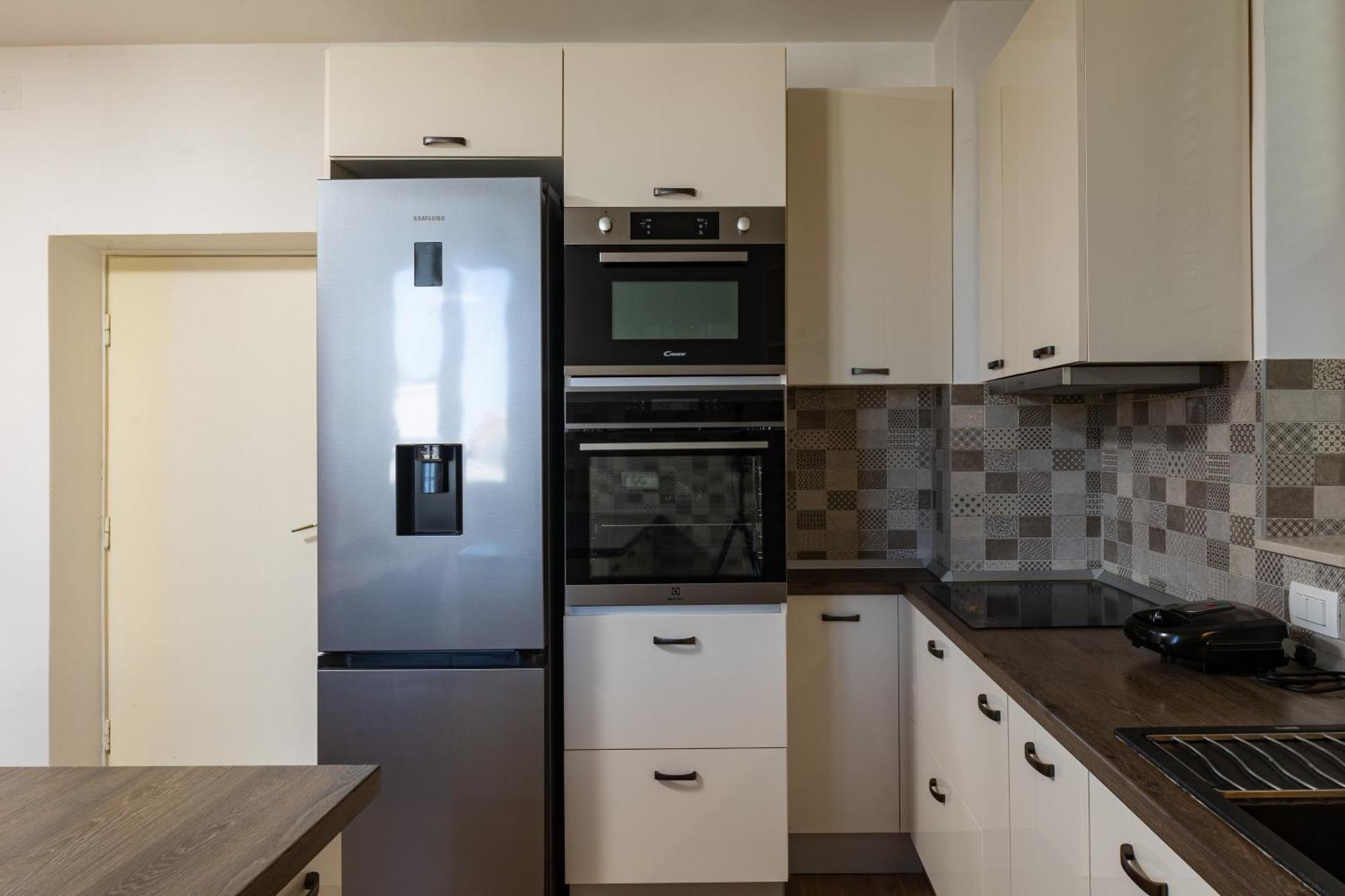 Bliss Apartment Near Bellevue Beach ドゥブロブニク エクステリア 写真